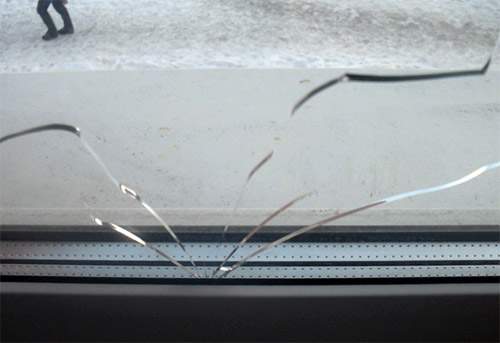 замена разбитого стеклопакета в окне срочно